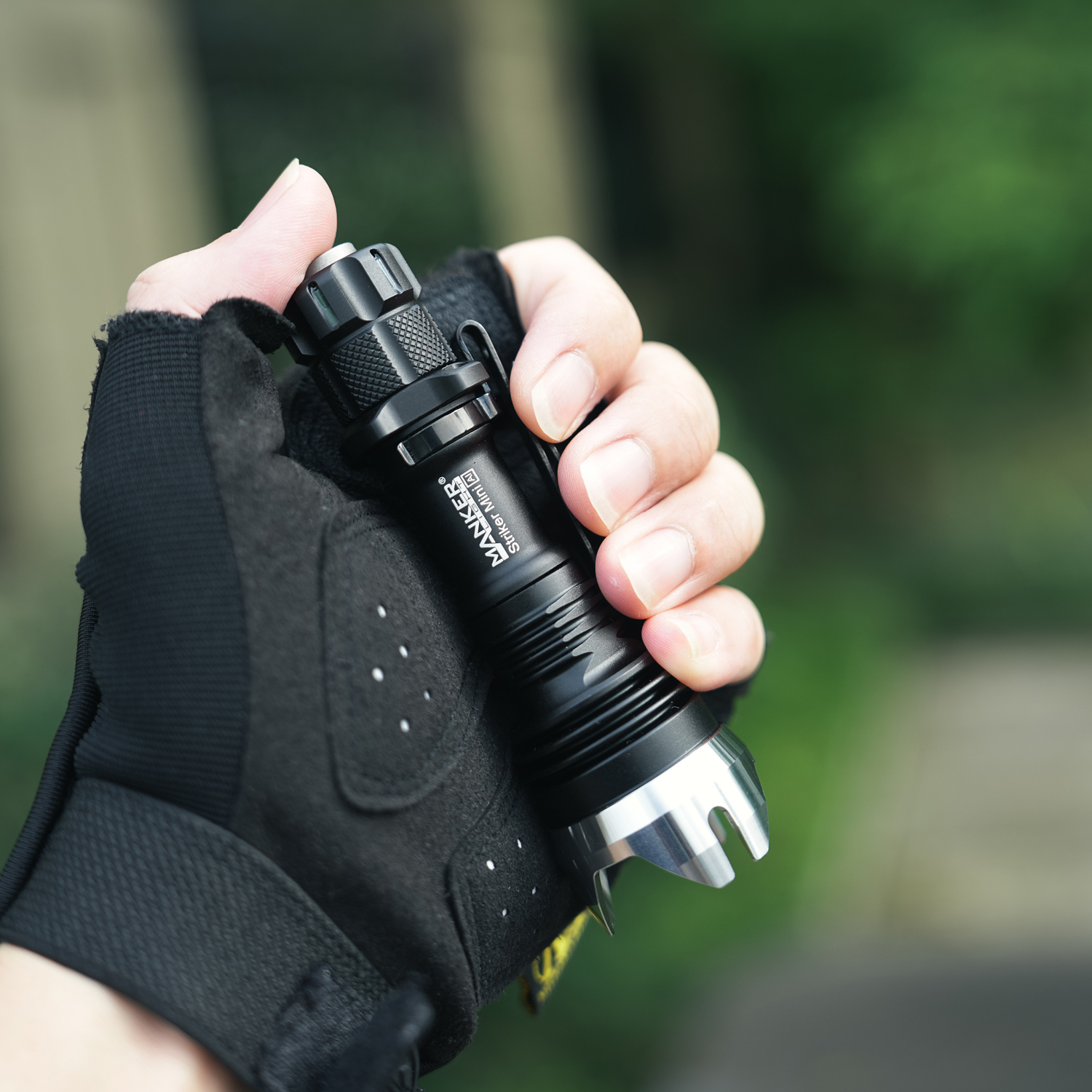 Mankerlight Striker Mini 635 L - مراجعة Edc Carry Clip وسعره