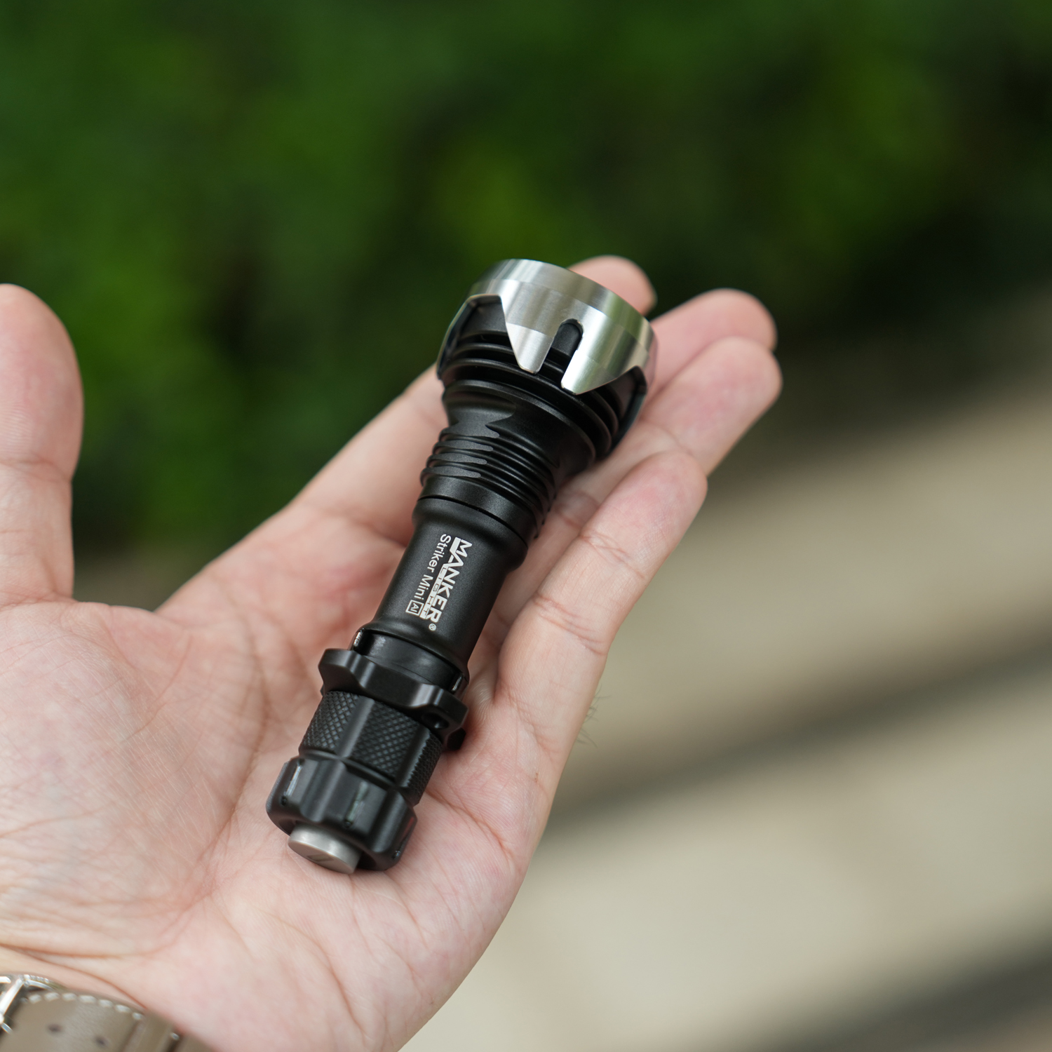 Mankerlight Striker Mini 635 L - مراجعة Edc Carry Clip وسعره